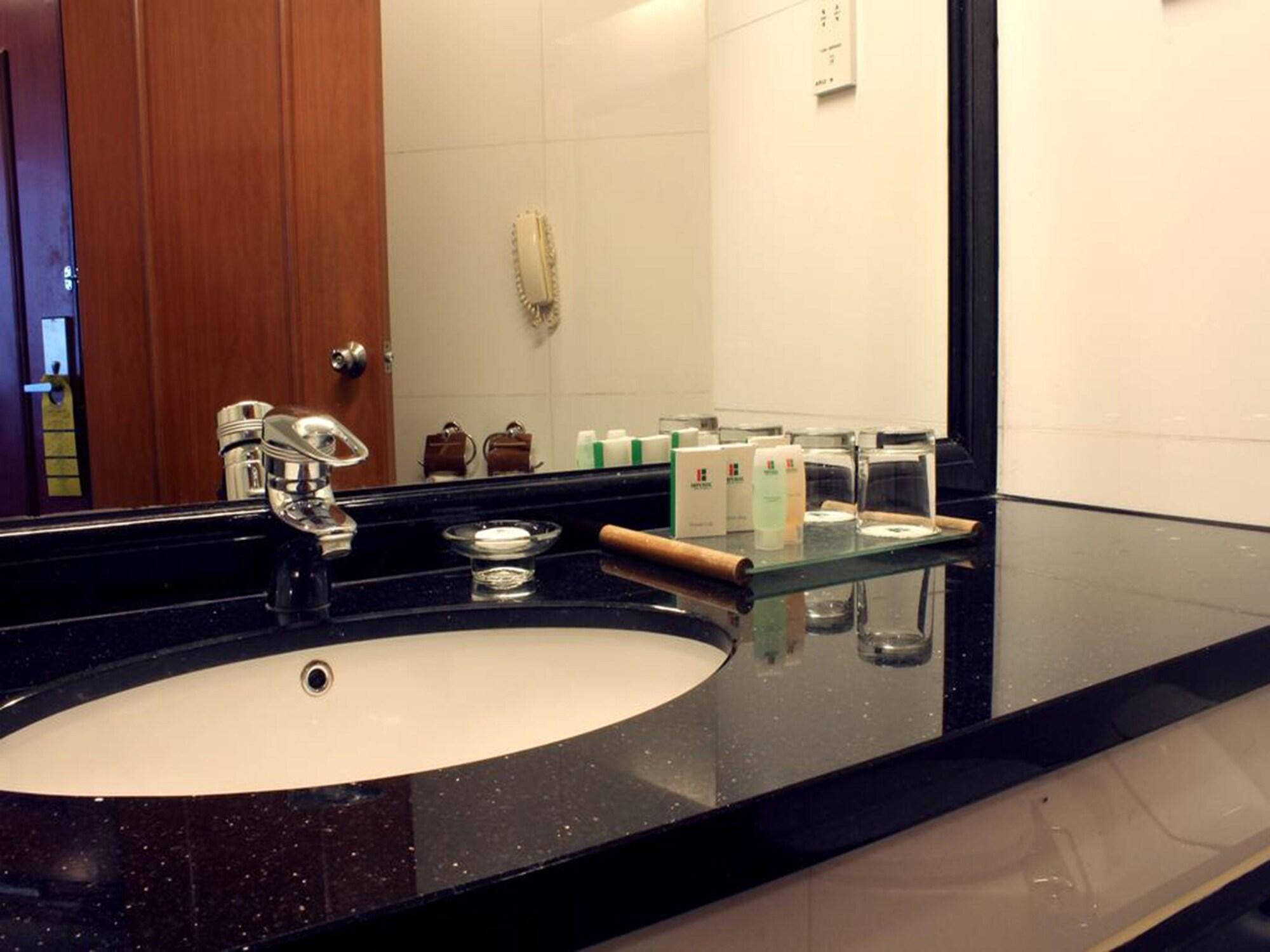 Imperial Palace Hotel Miri Dış mekan fotoğraf